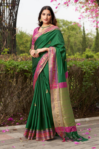 Attractive Contrast Border Kanjivaram Silk Saree