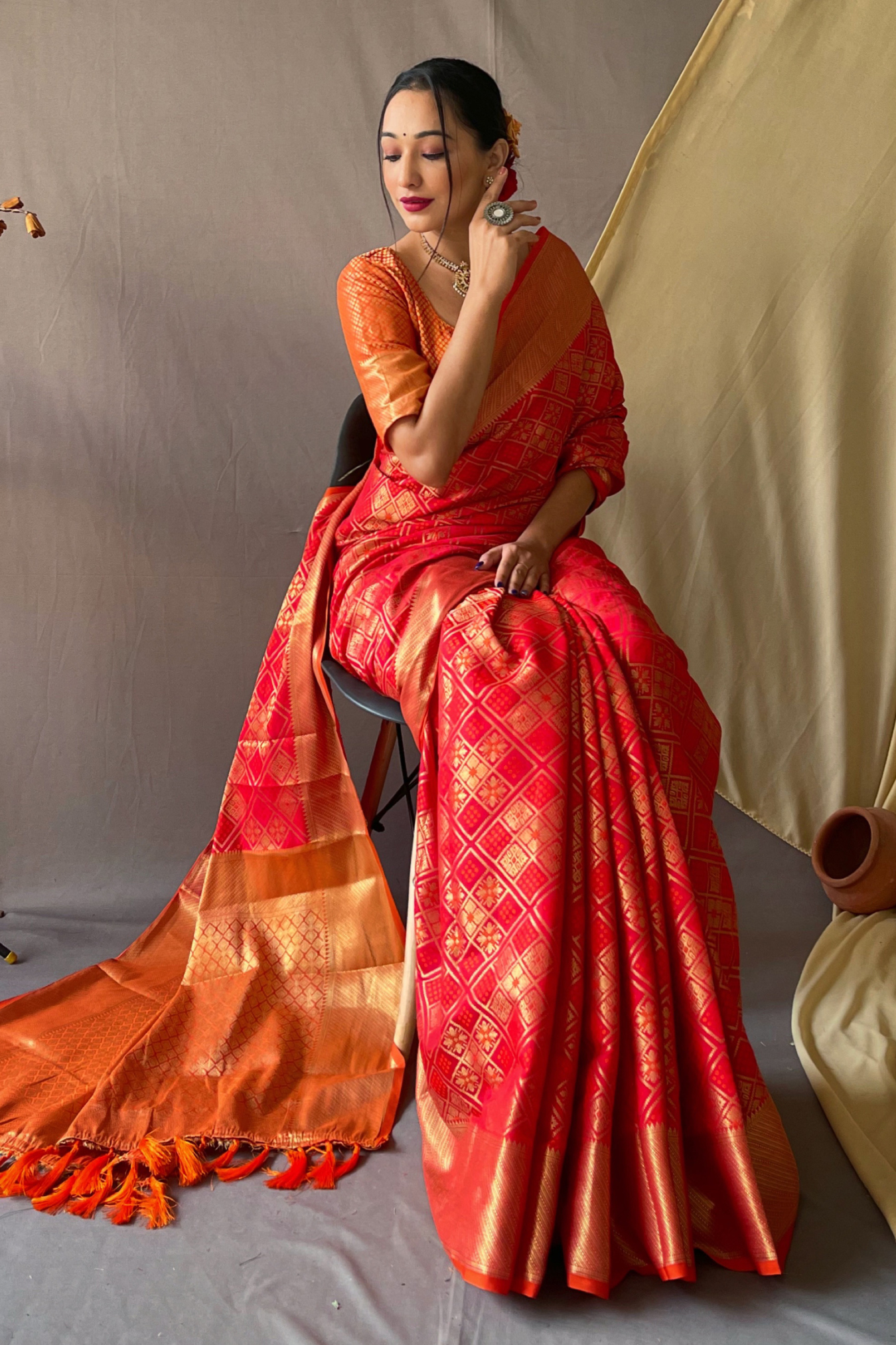 Meenakari Woven Patola Silk Saree With Blouse Piece