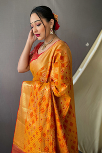 Meenakari Woven Patola Silk Saree With Blouse Piece