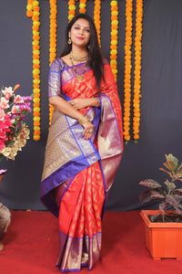 Elegant Kanchipuram Handloom Silk Saree in White with Matching Blouse Piece