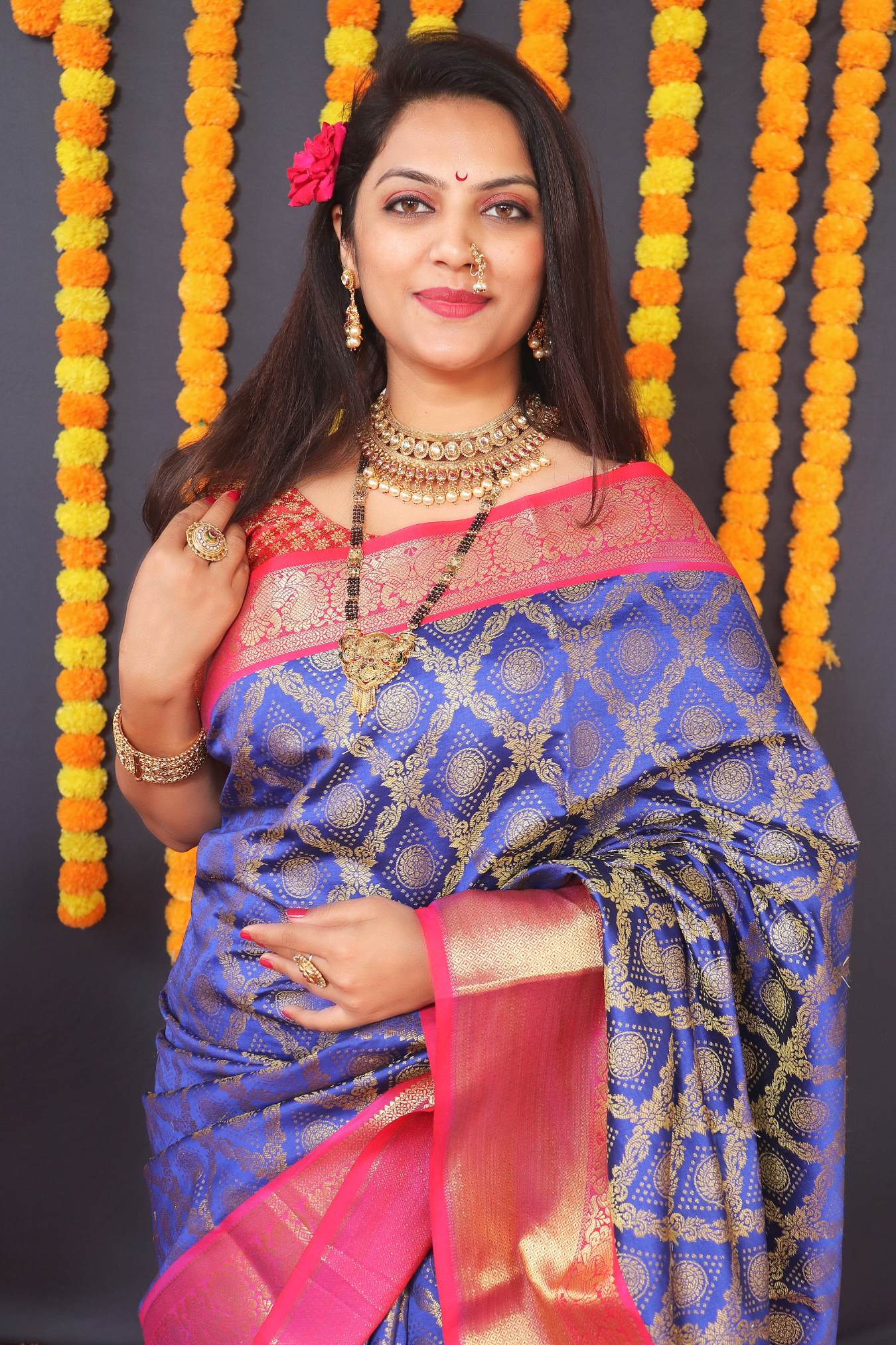 Elegant Kanchipuram Handloom Silk Saree in White with Matching Blouse Piece