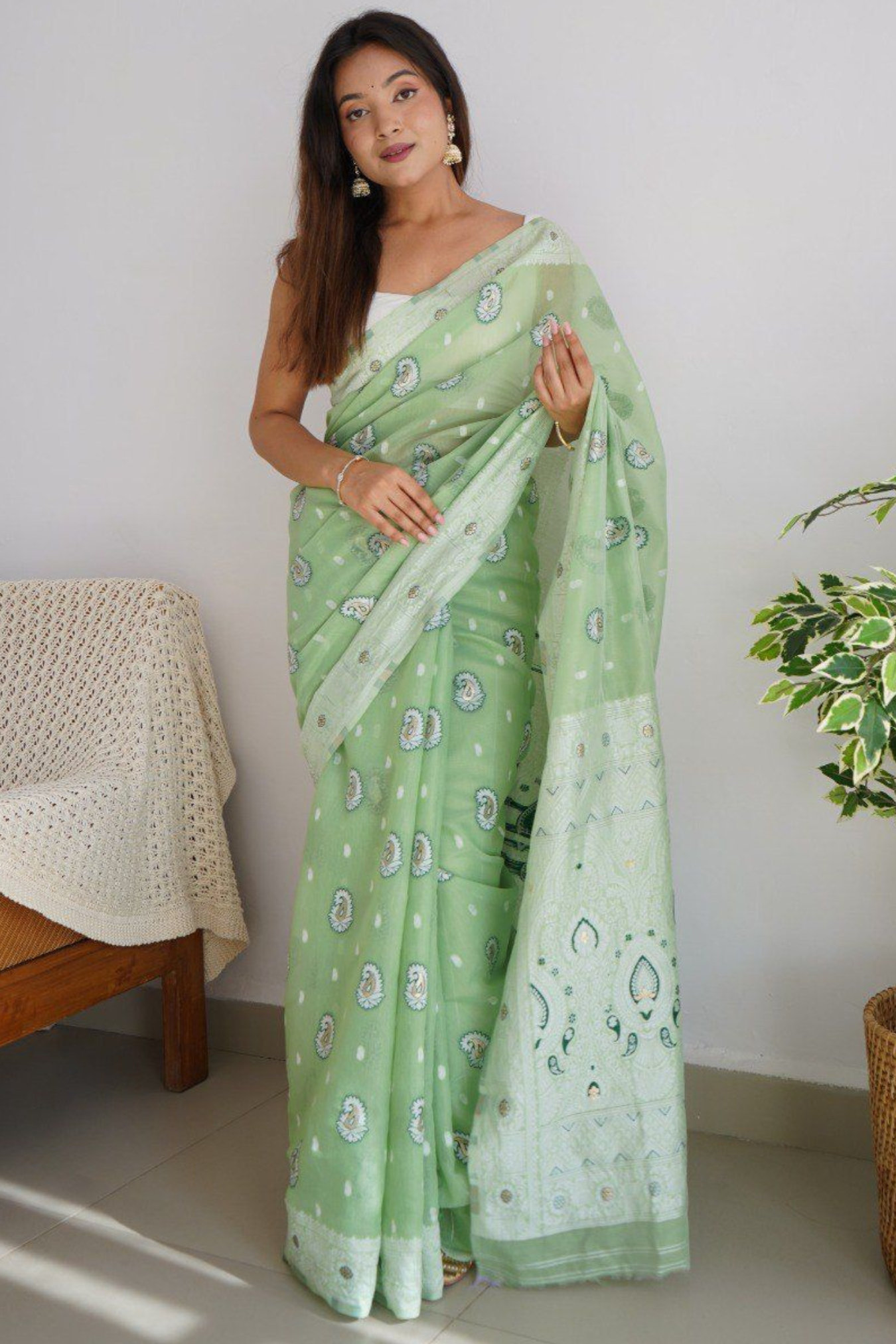 Jacquard Woven Cotton Linen Silk Saree With Blouse Piece