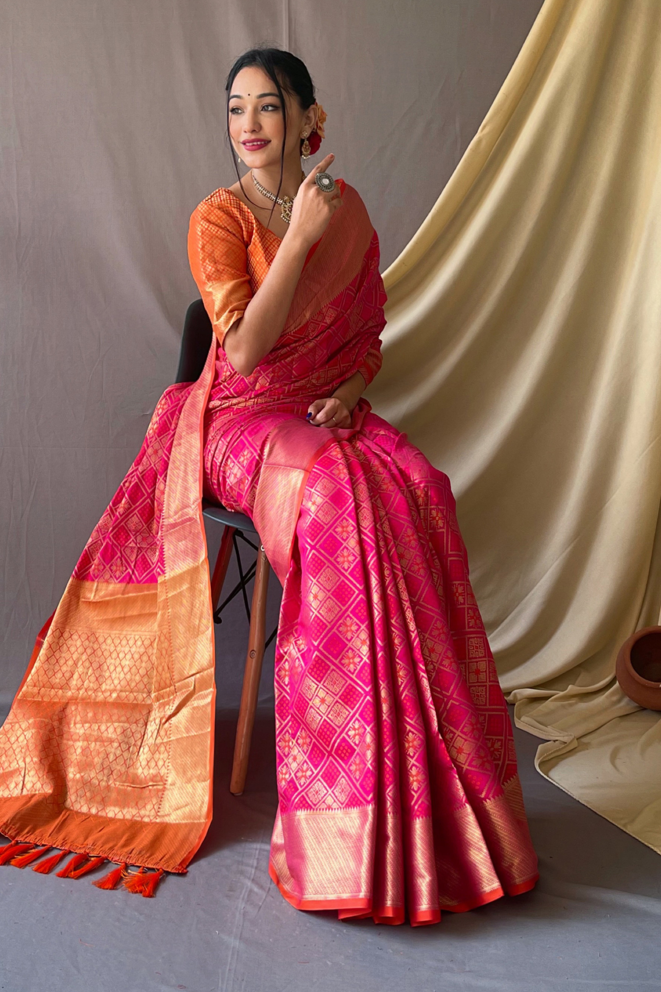 Meenakari Woven Patola Silk Saree With Blouse Piece