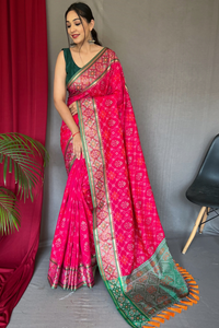 Rangeen Patola Contrast Woven Silk Saree With Blouse Piece